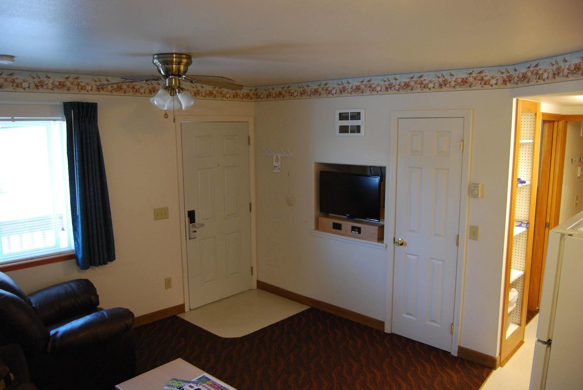 Ocean Suites Motel Brookings Exterior photo